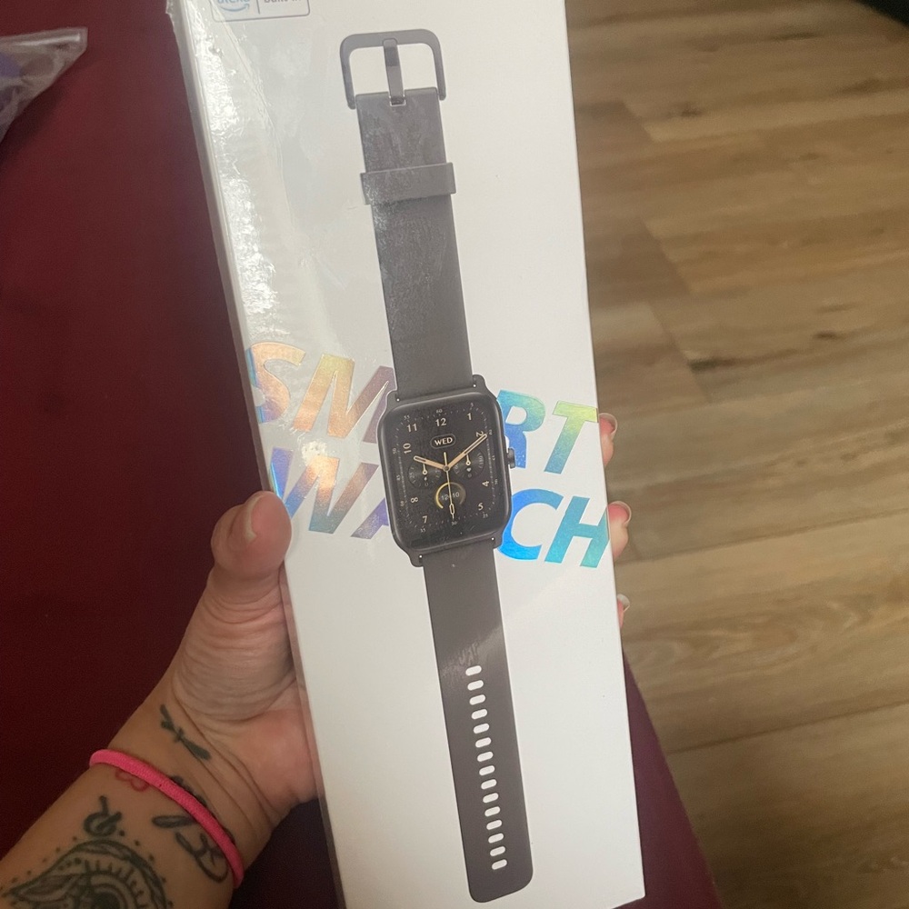 Black Smart Watch with Black Strap